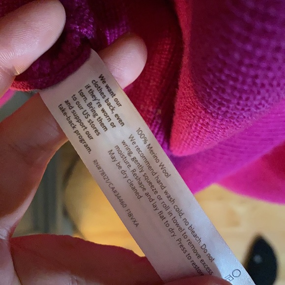 Eileen Fisher Merino Wool float sweater - Picture 5 of 5